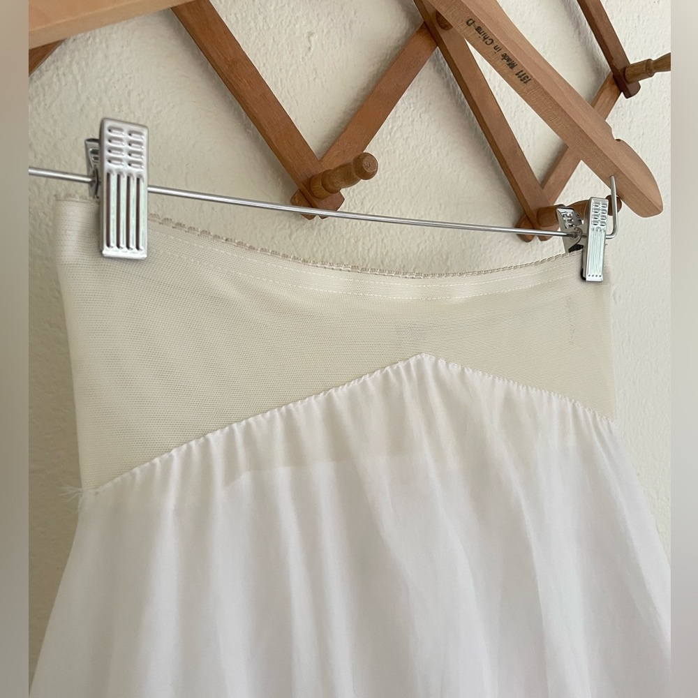 *sold* Vintage Full Skirt Tiered Petticoat Layered Tulle Bridal Crinoline - Picture 9 of 14
